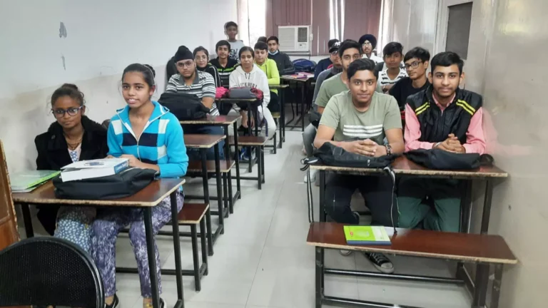 Best Physics tuition classes in Chandigarh for Class 9 to 12 at DISHA Teutonics+ Copy meta description